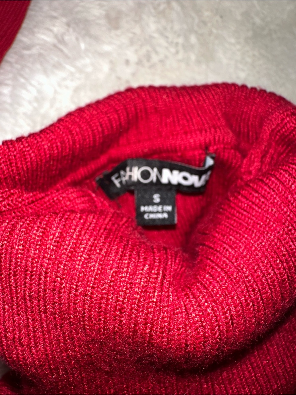Dolls Cropped Red Turtleneck Knit Sweater Top - Classic Slim Fit Womens - Picture 4 of 4
